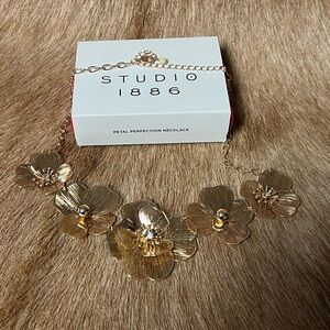 Avon Studio 1886 Gold Petal Perfection Necklace